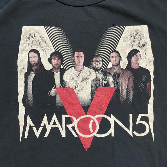 2015 Maroon 5 Concert Shirt - Picture 2 of 3
